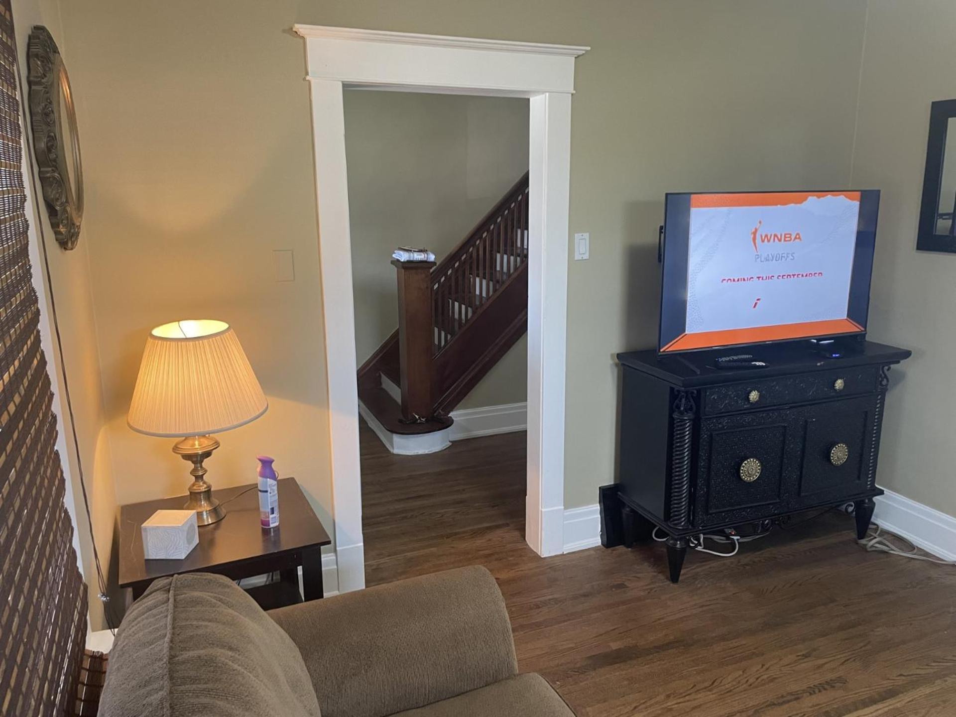 Exceptionally Close To The Falls Amazing Location & Complimentary Breakfast Delivered Daily To The * Niagara Falls