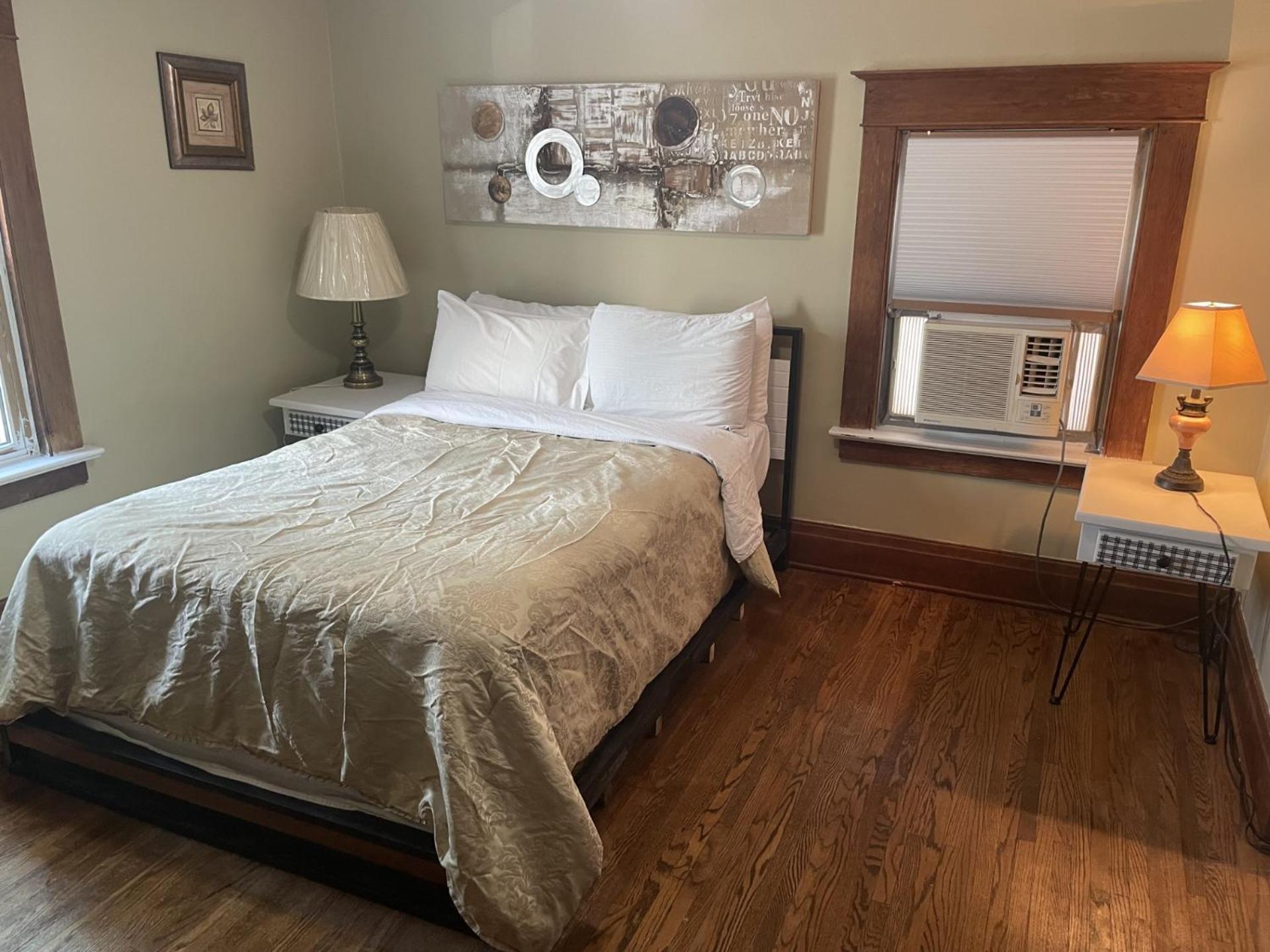 Holiday home Exceptionally Close To The Falls Amazing Location & Complimentary Breakfast Delivered Daily To The