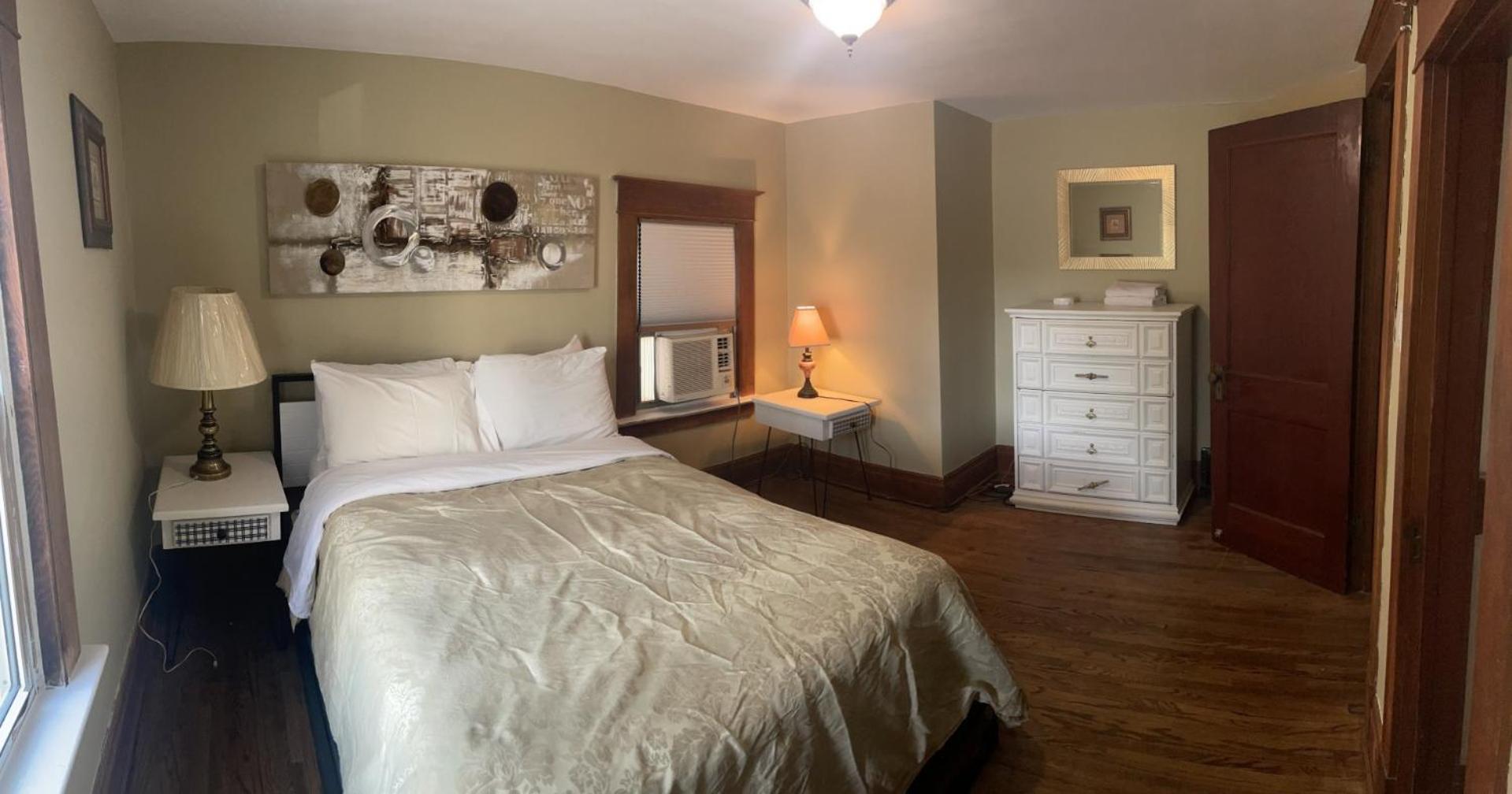 Exceptionally Close To The Falls Amazing Location & Complimentary Breakfast Delivered Daily To The Holiday home Niagara Falls