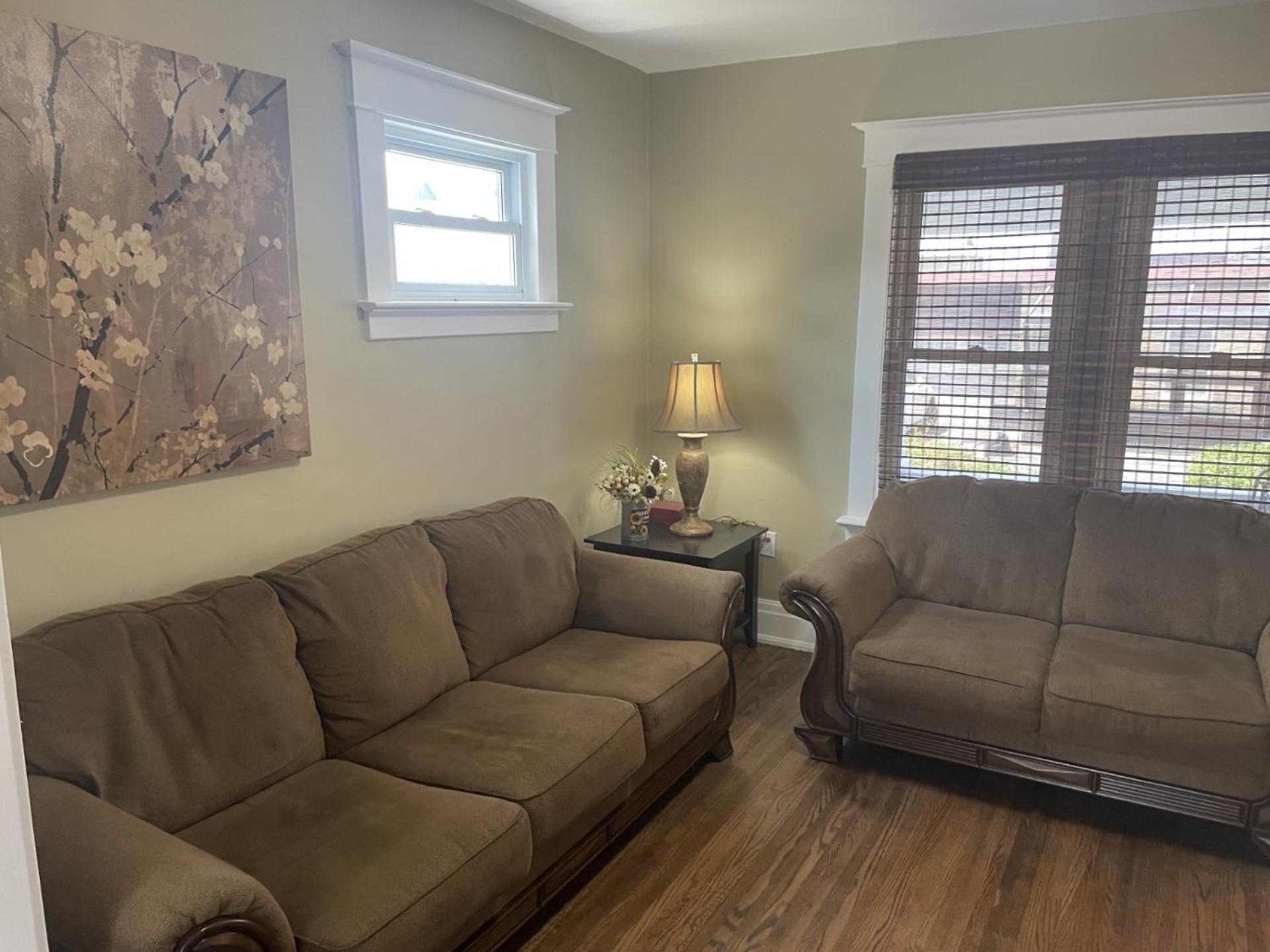 Exceptionally Close To The Falls Amazing Location & Complimentary Breakfast Delivered Daily To The Holiday home *