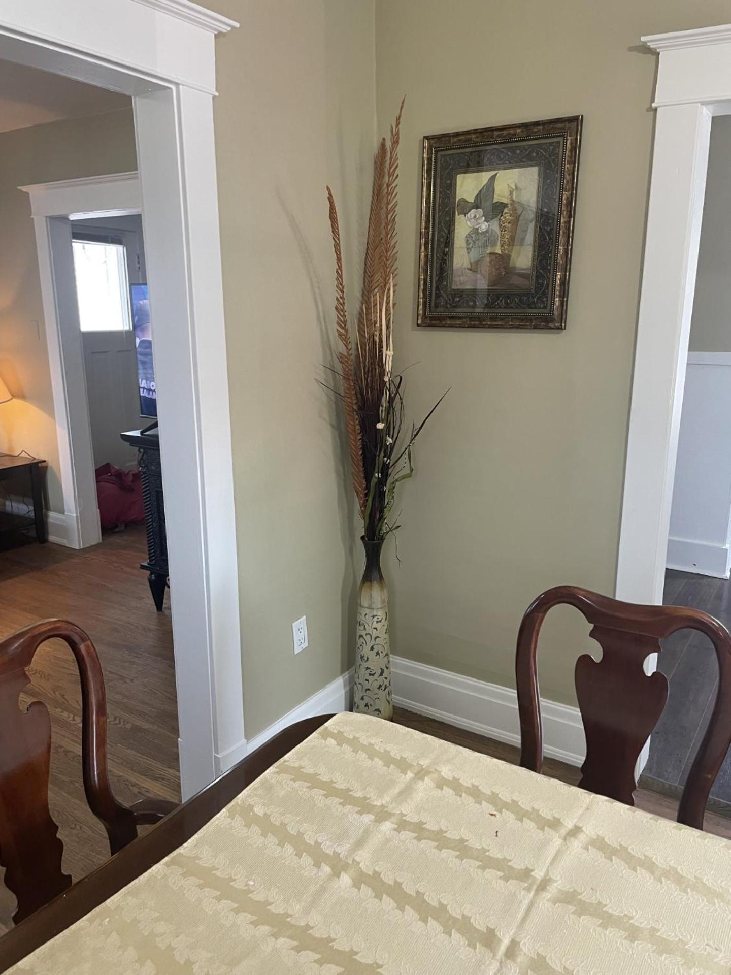 Exceptionally Close To The Falls Amazing Location & Complimentary Breakfast Delivered Daily To The *