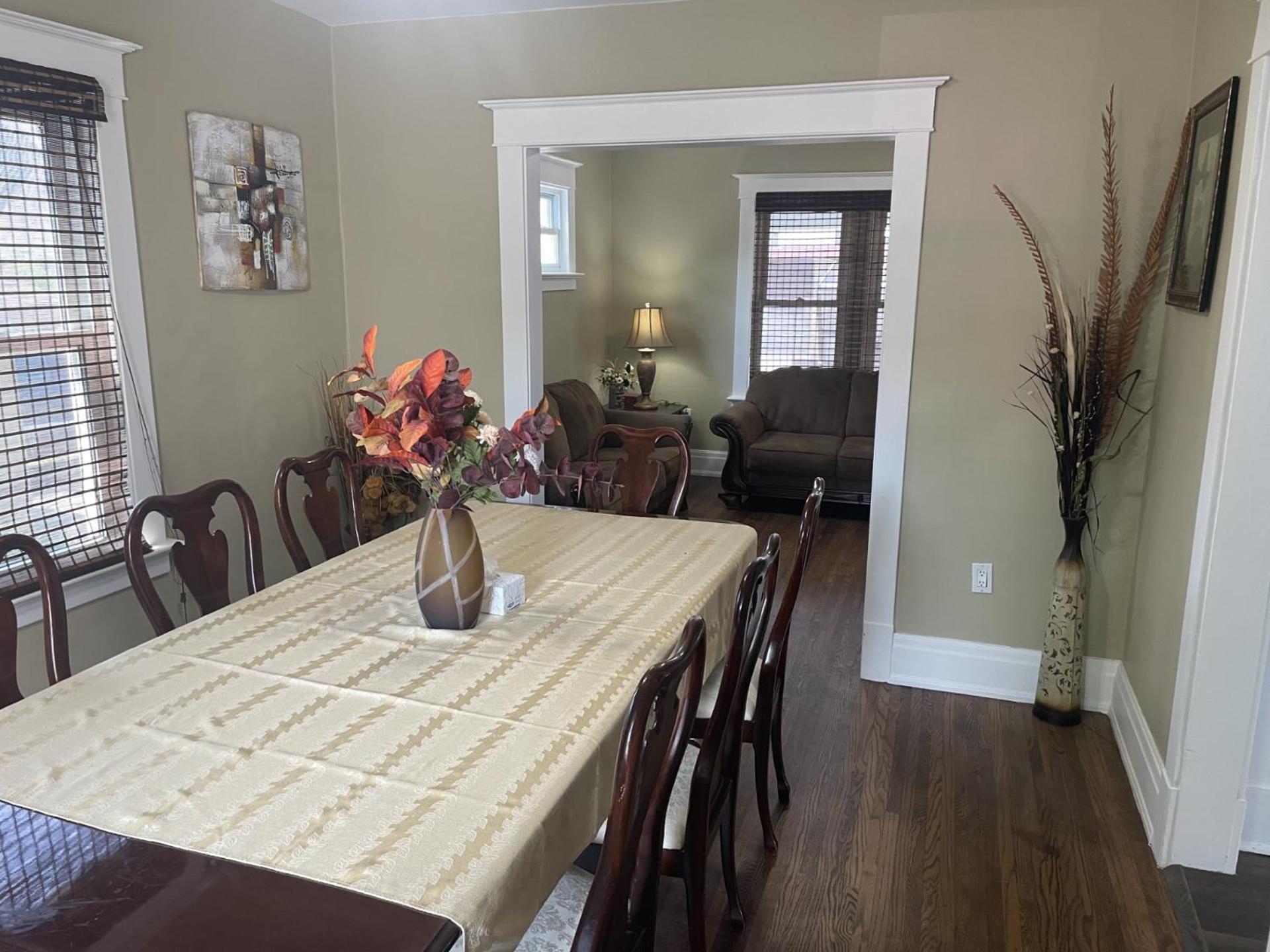 Exceptionally Close To The Falls Amazing Location & Complimentary Breakfast Delivered Daily To The * Niagara Falls