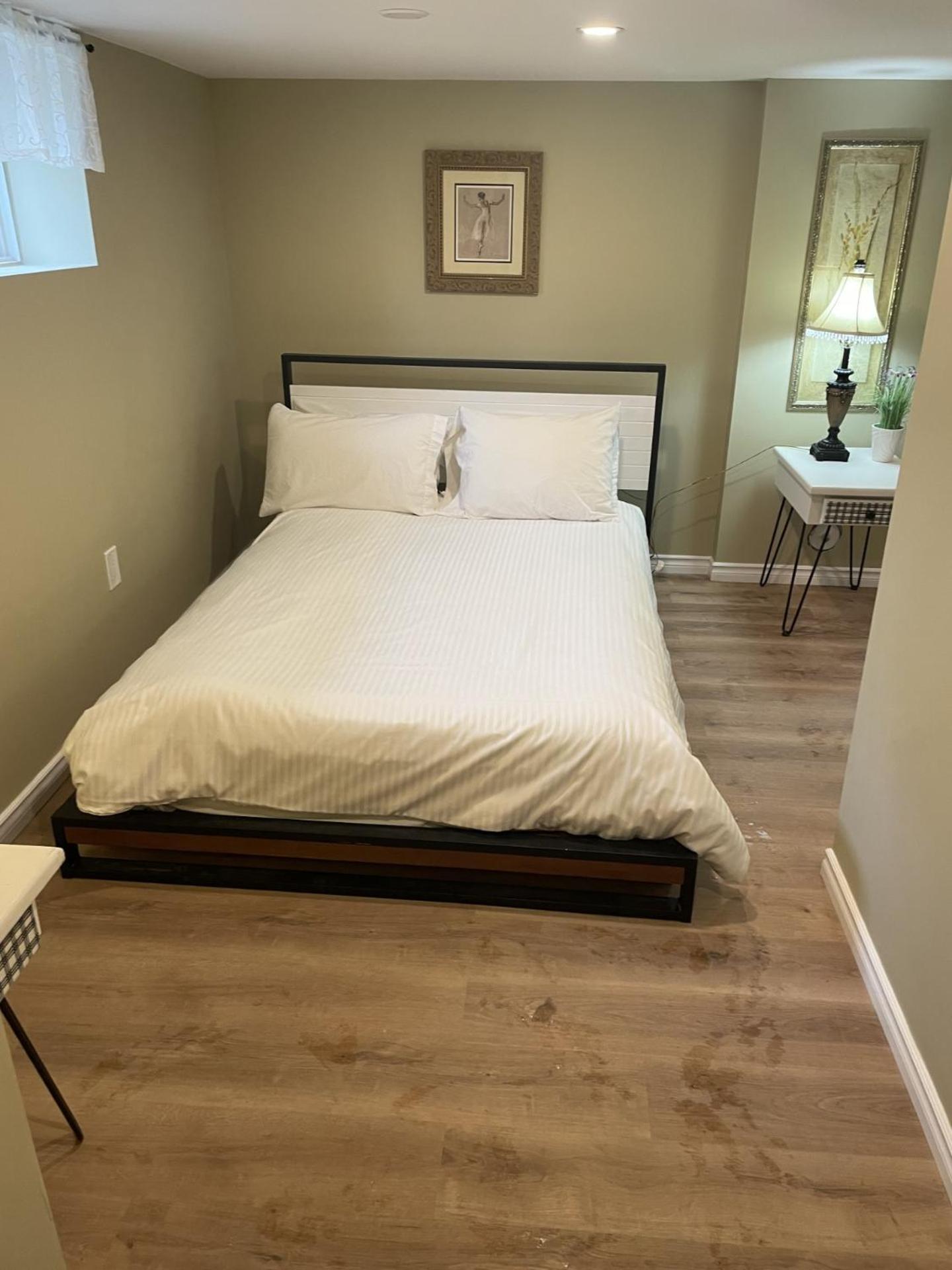 Exceptionally Close To The Falls Amazing Location & Complimentary Breakfast Delivered Daily To The